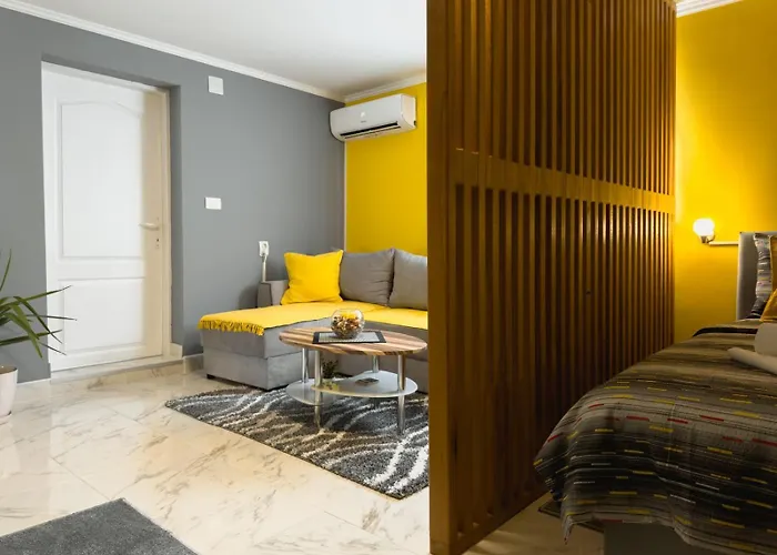 Hill 2 Daire Golubac